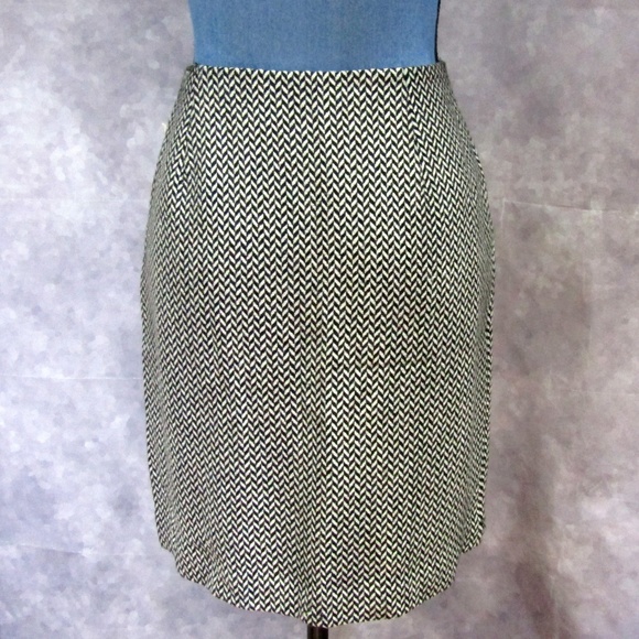 NWT Charter Club Black & Eggshell Chevron Skirt 8P - Picture 3 of 5